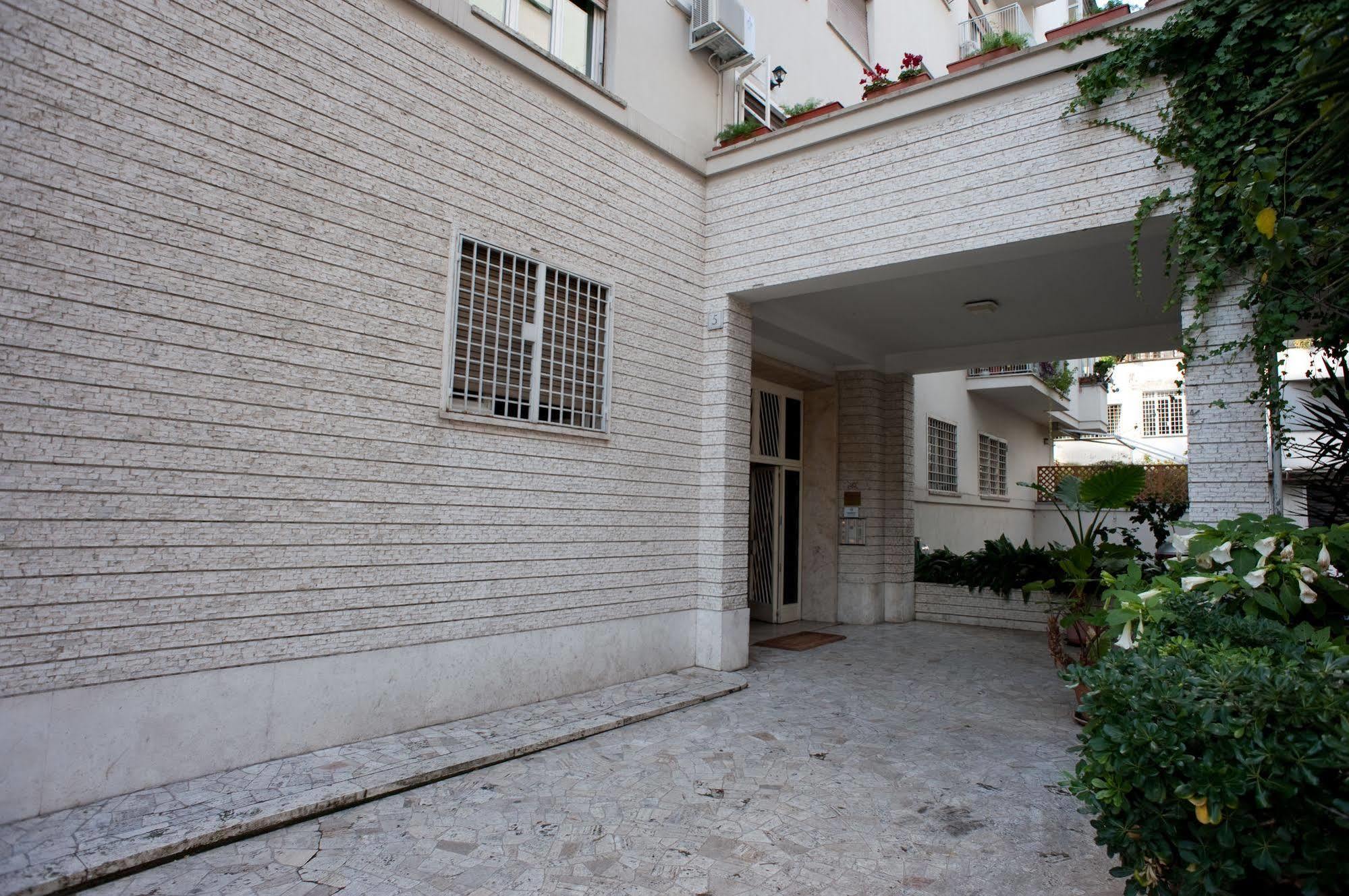 Anastasio II Bed & Breakfast Rome Bagian luar foto
