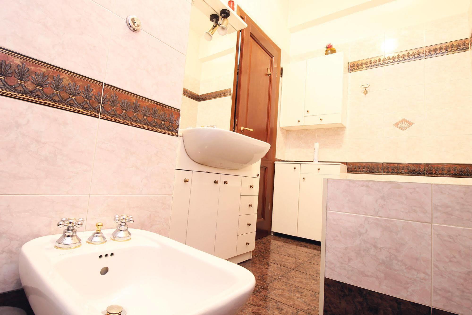 Anastasio II Bed & Breakfast Rome Bagian luar foto